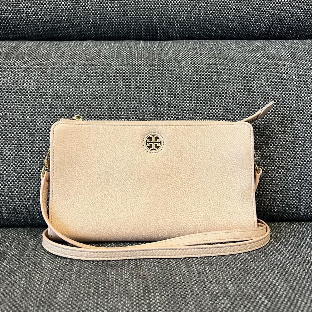 Tory Burch Wallet on Chain Crossbody in Pale Pink
